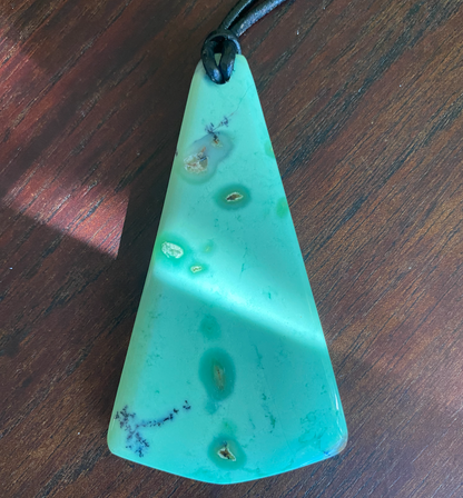 Chrysoprase with Manganese Dentrites